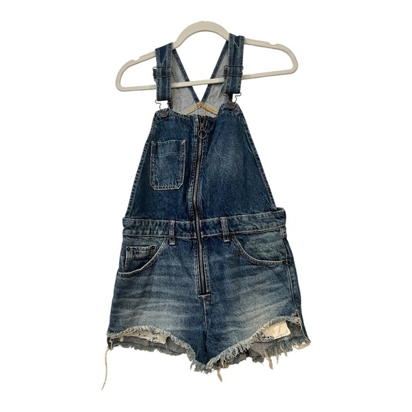 FREE PEOPLE Sunkissed Short Overalls Size 6 NWOT Sold out online Frayed hem - Picture 5 of 12